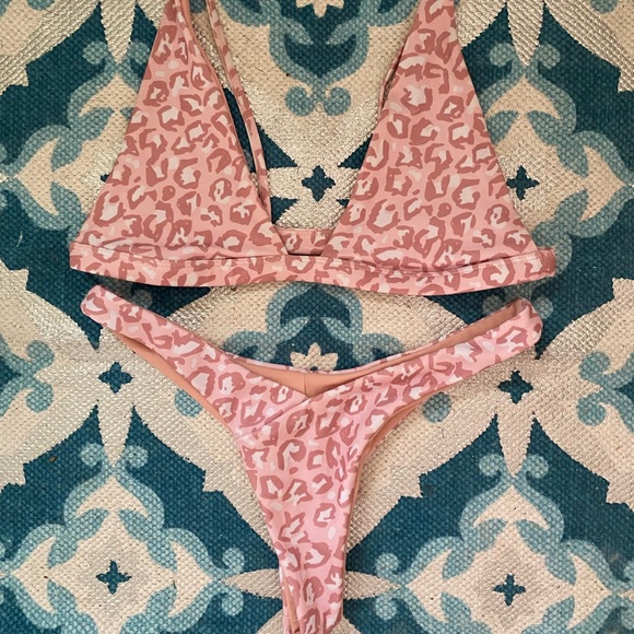 Bikini Set - Picture 2 of 4